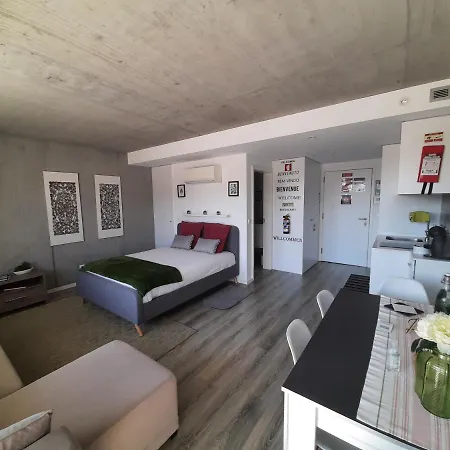 Love' In - Blanc 아파트 *