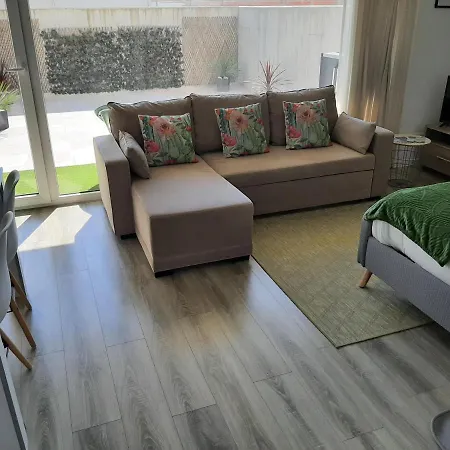 Love' In - Blanc 아베이루