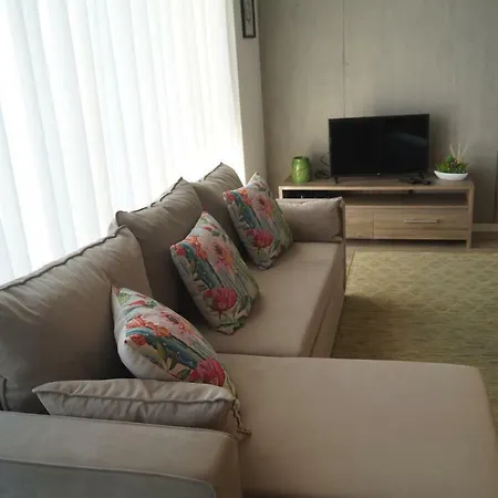 아파트 Love' In - Blanc 아베이루